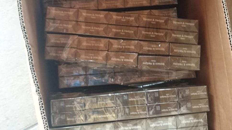 Alcune stecche di sigarette di contrabbando poste sotto sequestro