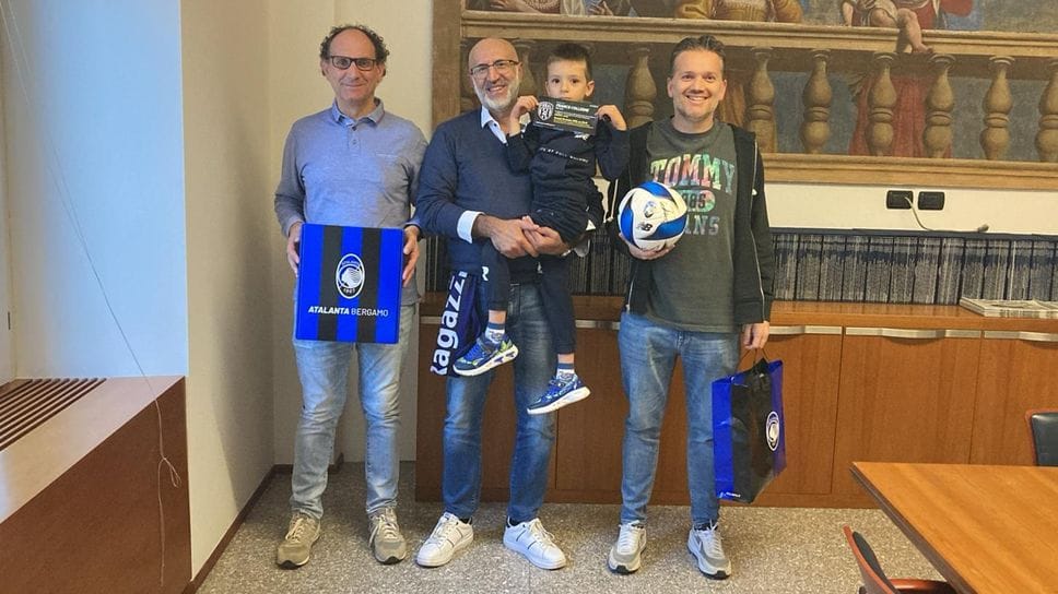 II podio della classifica di settembre: da sinistra, Gianbattista, Franco col piccolo Davide e Cesare II podio della classifica di settembre: da sinistra, Gianbattista, Franco col piccolo Davide e Cesare
