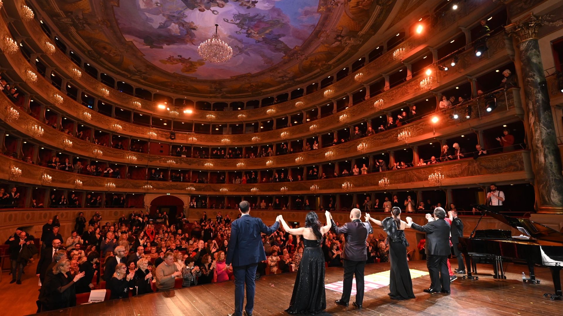 donizetti opera il ritorno di caterina cornaro e il futuro del festival raccontato da riccardo frizza