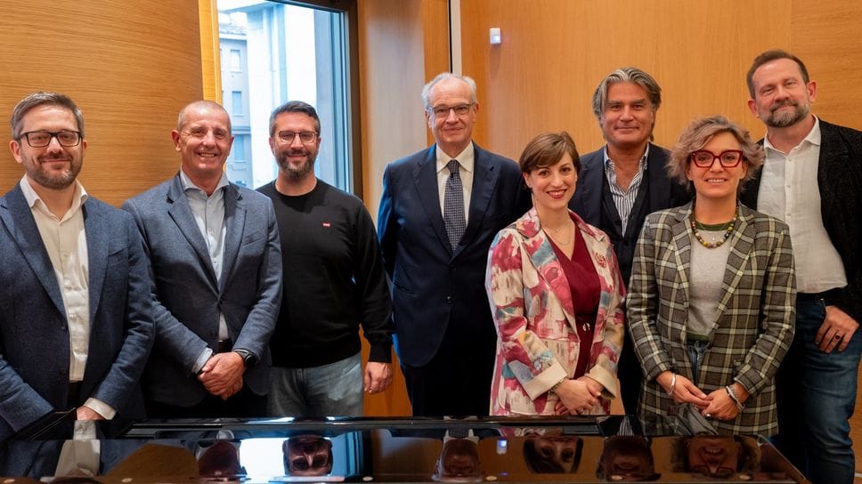 Da sinistra, Gabriele Donà, Massimo Boffelli, Alberto Zanardi, Giorgio Berta, Tania Cefis, Sergio Gandi, Michela Mannari e Giulio Zappa Da sinistra, Gabriele Donà, Massimo Boffelli, Alberto Zanardi, Giorgio Berta, Tania Cefis, Sergio Gandi, Michela Mannari e Giulio Zappa