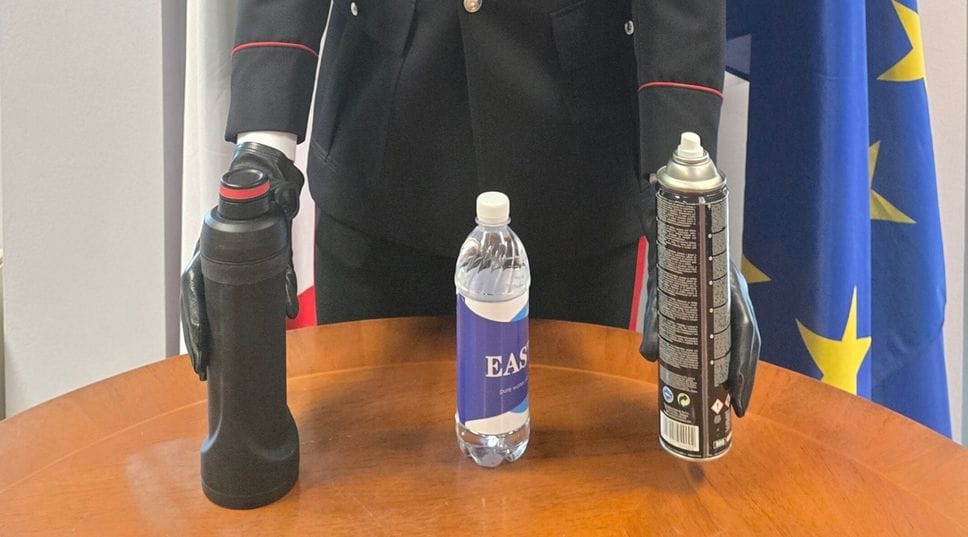 Il materiale sequestrato a Urgnano a casa di un 33enne nigeriano che spacciava ketamina Il materiale sequestrato a Urgnano a casa di un 33enne nigeriano che spacciava ketamina