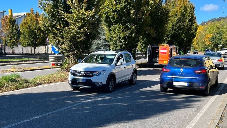 La Dacia Sandero che ha travolto e ferito una donna in zona Monterosso/Redona nella mattinata di venerdì 24 ottobre La Dacia Sandero che ha travolto e ferito una donna in zona Monterosso/Redona nella mattinata di venerdì 24 ottobre