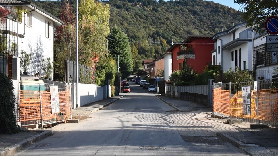 Via Raboni a Bergamo sarà attraversata dai binari della T2, per la loro posa sarà chiusa due settimane Via Raboni a Bergamo sarà attraversata dai binari della T2, per la loro posa sarà chiusa due settimane