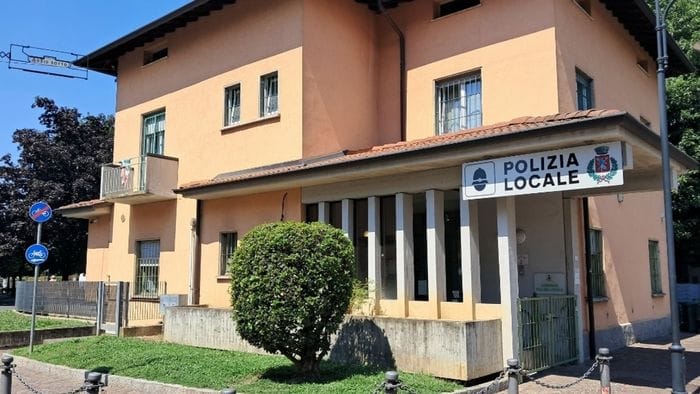 Osio Sotto, ignora l’alt e fugge. Preso dopo un lungo inseguimento Osio Sotto, ignora l’alt e fugge. Preso dopo un lungo inseguimento