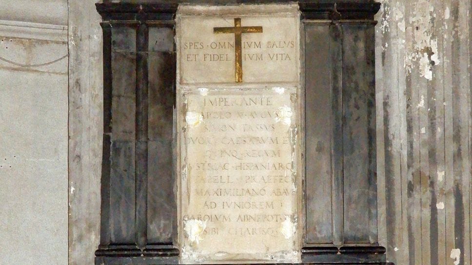 La lapide di Simone Tasso nella chiesa di Santa Maria della Passione La lapide di Simone Tasso nella chiesa di Santa Maria della Passione