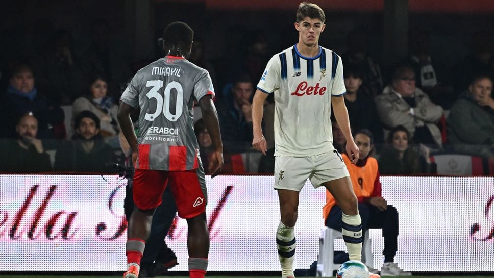 Charles De Ketelaere in azione a Cremona: martedì 28 contro il Milan il belga, ex della sfida, è chiamato a trascinare l’attacco nerazzurro a caccia di gol Charles De Ketelaere in azione a Cremona: martedì 28 contro il Milan il belga, ex della sfida, è chiamato a trascinare l’attacco nerazzurro a caccia di gol