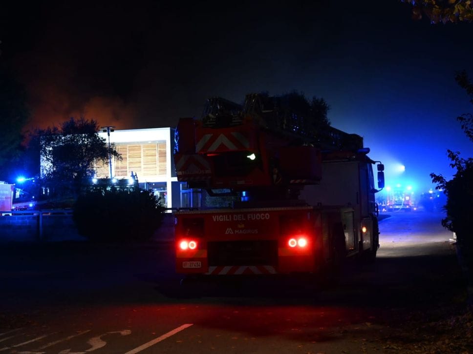 Otto le squadre dei vigili del fuoco a Calcio Otto le squadre dei vigili del fuoco a Calcio