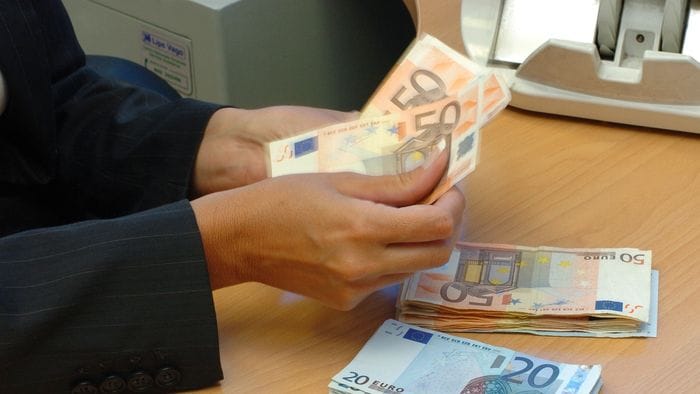 Pensioni, spesa cresciuta del 24% in 4 anni. «Si aumentino i salari dei contribuenti» Pensioni, spesa cresciuta del 24% in 4 anni. «Si aumentino i salari dei contribuenti»