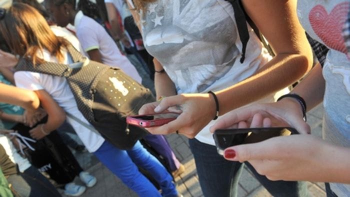 Bollette e call center telefonici, rischio nuovi rincari. Scoppia la polemica Bollette e call center telefonici, rischio nuovi rincari. Scoppia la polemica