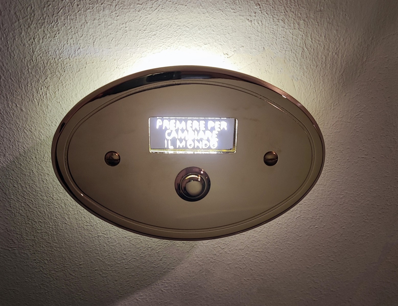 Premere per cambiare il mondo, Antonello Ghezzi