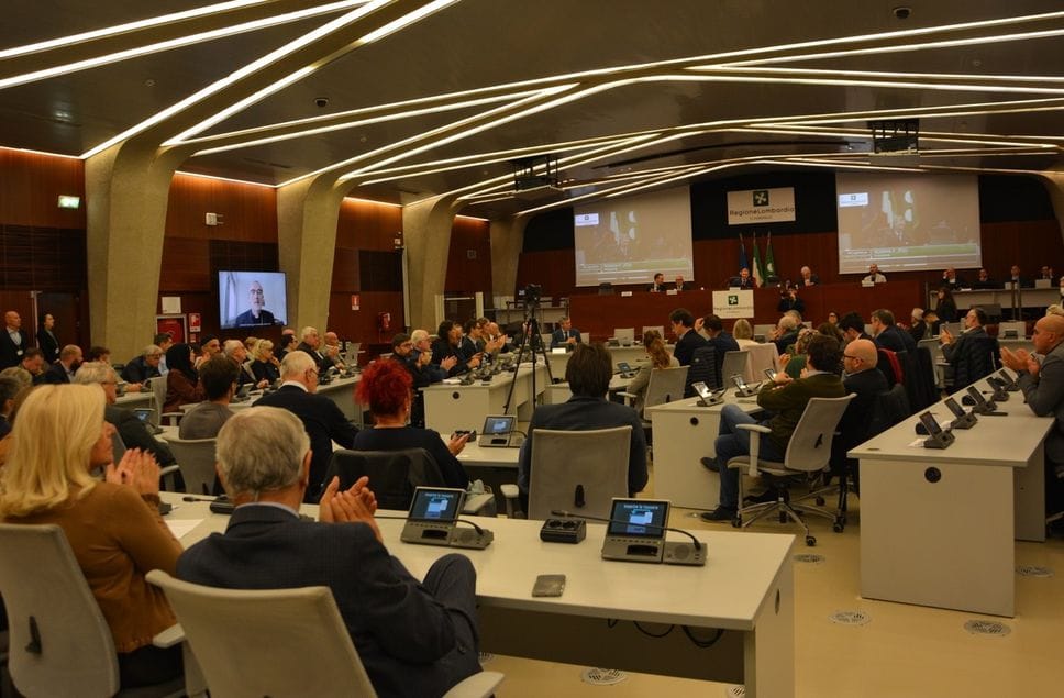 Il Cardinale Pizzaballa in consiglio regionale Il Cardinale Pizzaballa in consiglio regionale