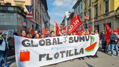 https://storage.ecodibergamo.it/media/photologue/2025/10/3/photos/cache/il-serpentone-del-corteo-almeno-8000-i-partecipanti-a-bergamo_d838948a-a03d-11f0-8873-ce6192556805_1920_1080_display.jpg