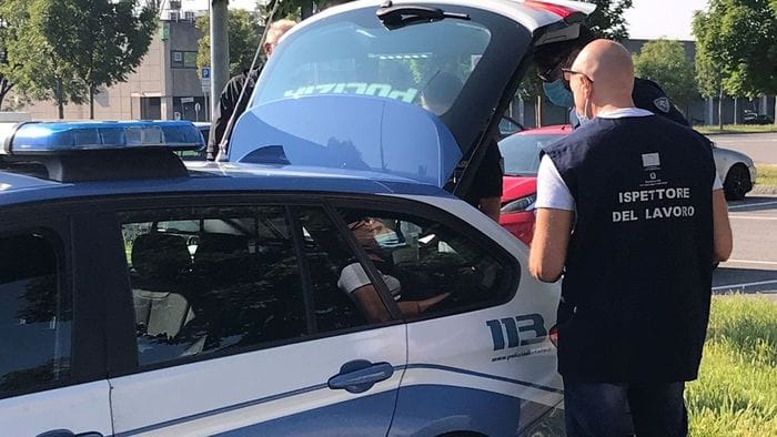 https://storage.ecodibergamo.it/media/photologue/2025/10/3/photos/cache/ispezioni-a-bergamo-sospesi-tre-ristoranti-per-lavoro-nero-e-mancanza-di-sicure_2f5c7d8a-a04d-11f0-85d5-8e765c89b52c_1920_1080_v3_large_16_9.jpg