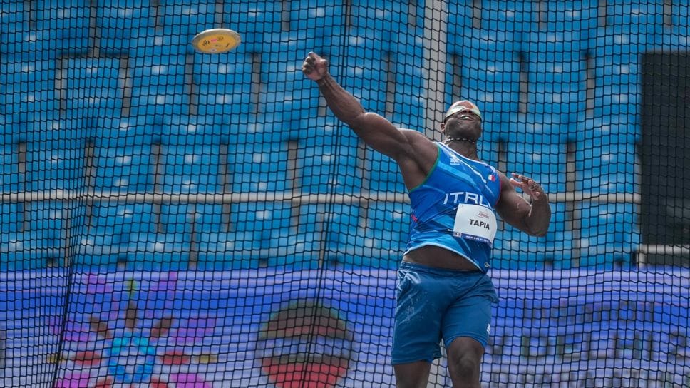 Oney Tapia in azione ai Mondiali di atletica paralimpica a Nuova Delhi, in India. Il campione italo-cubano ha ottenuto un doppio quarto posto nel peso e nel disco