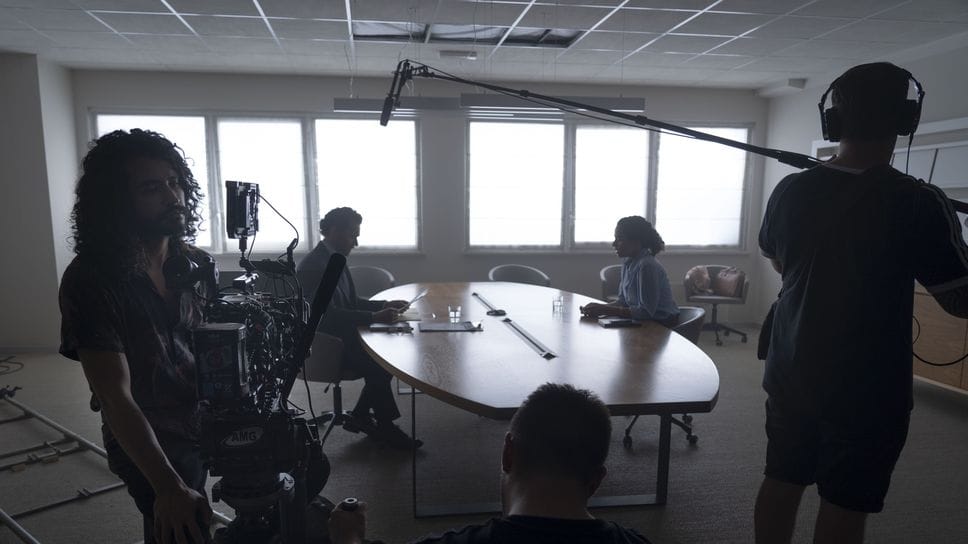 Giorgio Marchesi e Antonia Fotaras sul set del corto Le faremo sapere a Oriocenter Giorgio Marchesi e Antonia Fotaras sul set del corto Le faremo sapere a Oriocenter