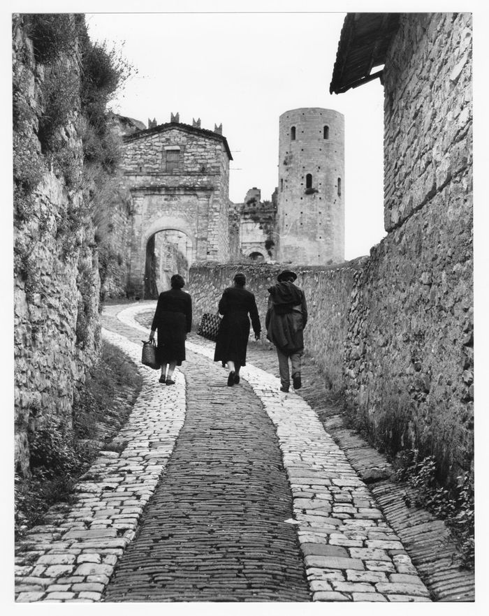 Pepi Merisio – Spello (PG), anni ‘70 - Archivio fotografico Sestini (Museo delle storie di Bergamo)