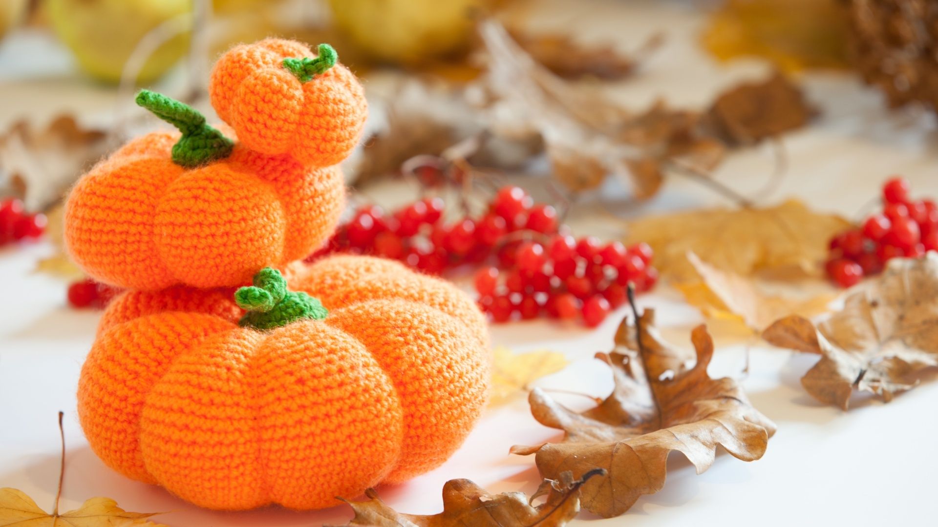 Autunno a tutto handmade tra lana, colori caldi e creatività
