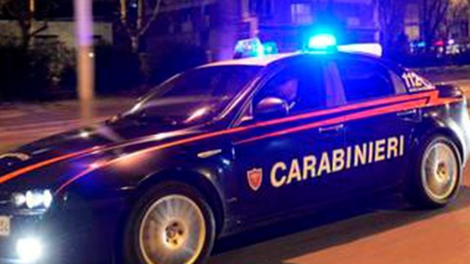 Un’auto dei carabinieri