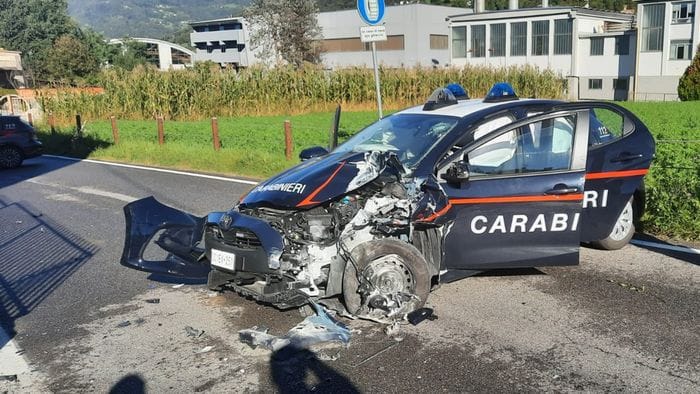 https://storage.ecodibergamo.it/media/photologue/2025/10/5/photos/cache/gandino-auto-dei-carabinieri-coinvolta-in-un-incidente_706ea0c2-a1e3-11f0-85d5-8e765c89b52c_1920_1080_v3_large_16_9.jpeg