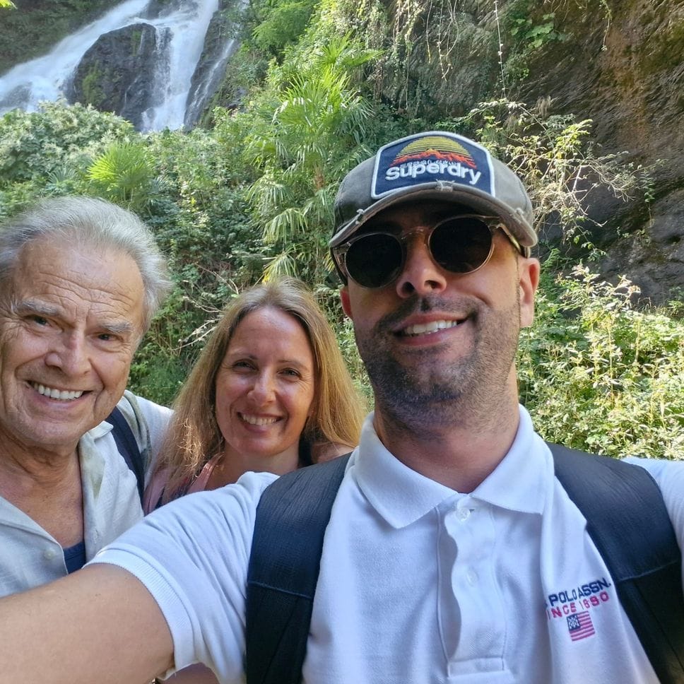 Daniele si è trasferito a Londra a 32 anni e ha ricominciato tutto daccapo: prima ha imparato l’inglese lavorando nei bar e poi ha scalato le posizioni aziendali