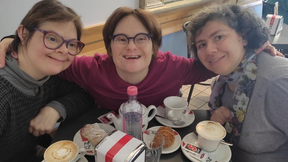 Laura, Vanessa e Sabrina a colazione