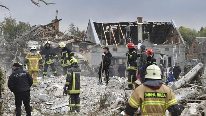 https://storage.ecodibergamo.it/media/photologue/2025/10/6/photos/cache/nella-guerra-in-ucraina-putin-gioca-con-il-fuoco_e8eb3f10-a28d-11f0-ab25-27d30ab876f4_1920_1080_v3_large_16_9.jpg