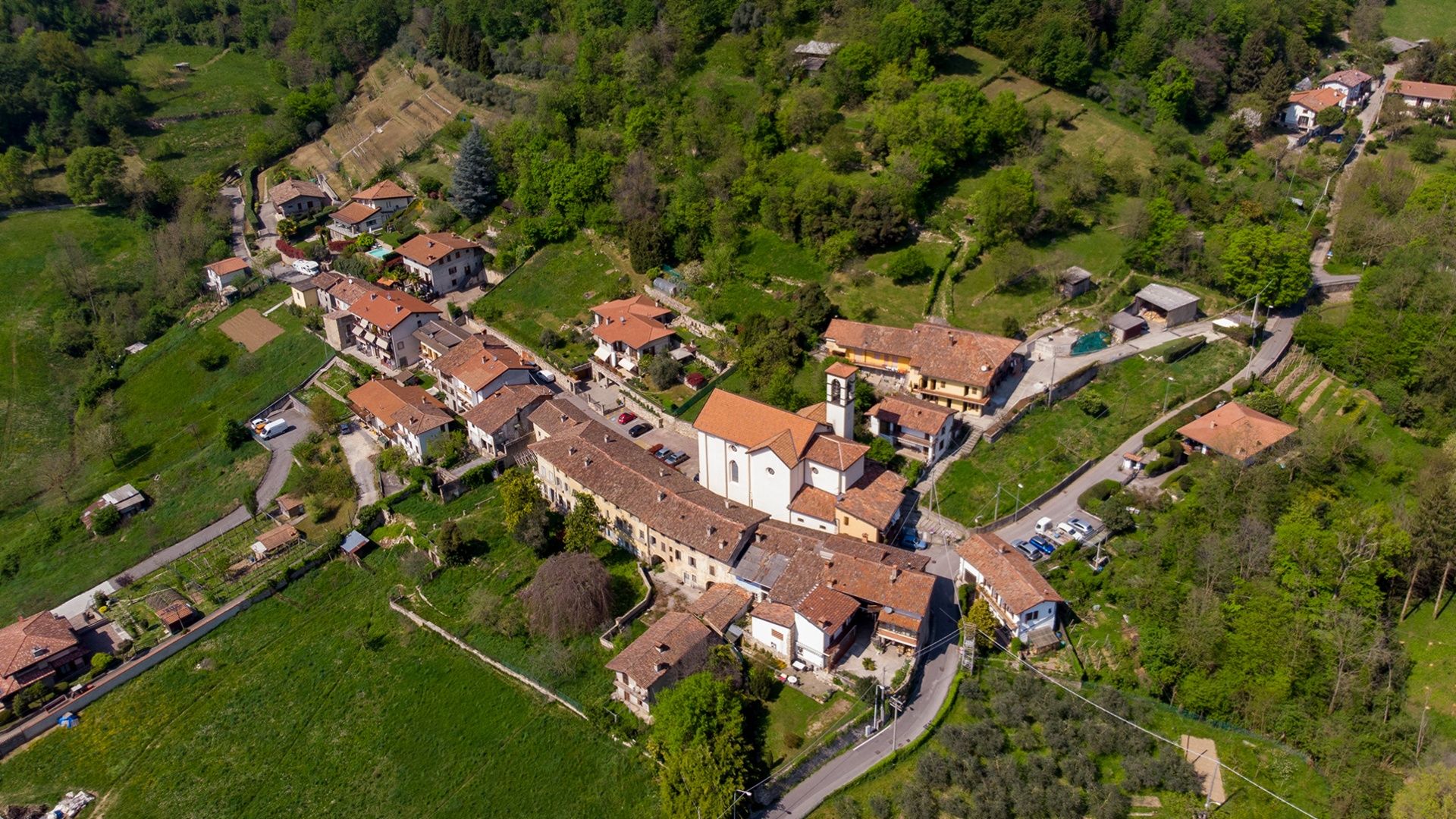 https://storage.ecodibergamo.it/media/photologue/2025/10/7/photos/a-cenate-sopra-la-leggenda-di-carlo-magno-incontra-i-sapori-della-tradizione_3a48f010-a2ba-11f0-ab25-27d30ab876f4_1920_1080.jpg