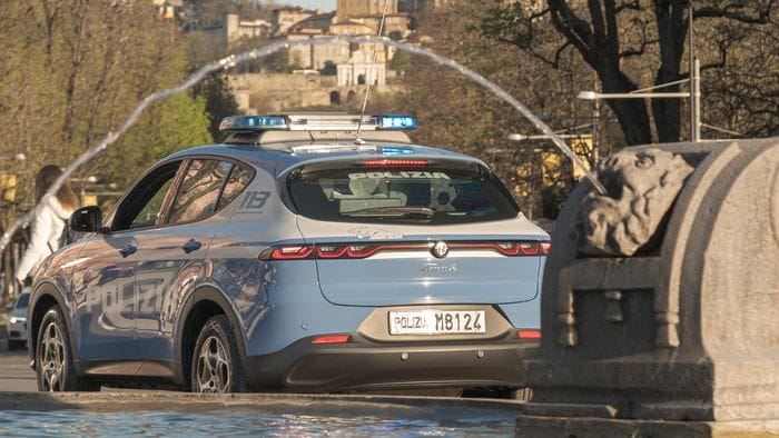 https://storage.ecodibergamo.it/media/photologue/2025/10/7/photos/cache/bergamo-trova-due-persone-nella-propria-auto-un-arresto-per-furto_6244e4d0-a386-11f0-ab25-27d30ab876f4_1920_1080_v3_large_16_9.jpeg