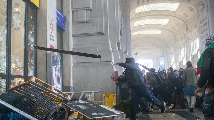 La violenza di piazza se non c’è mediazione