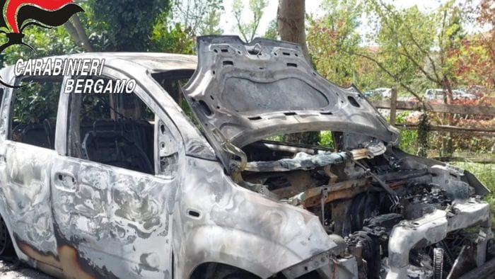 rapine con maschere da anziani due arresti