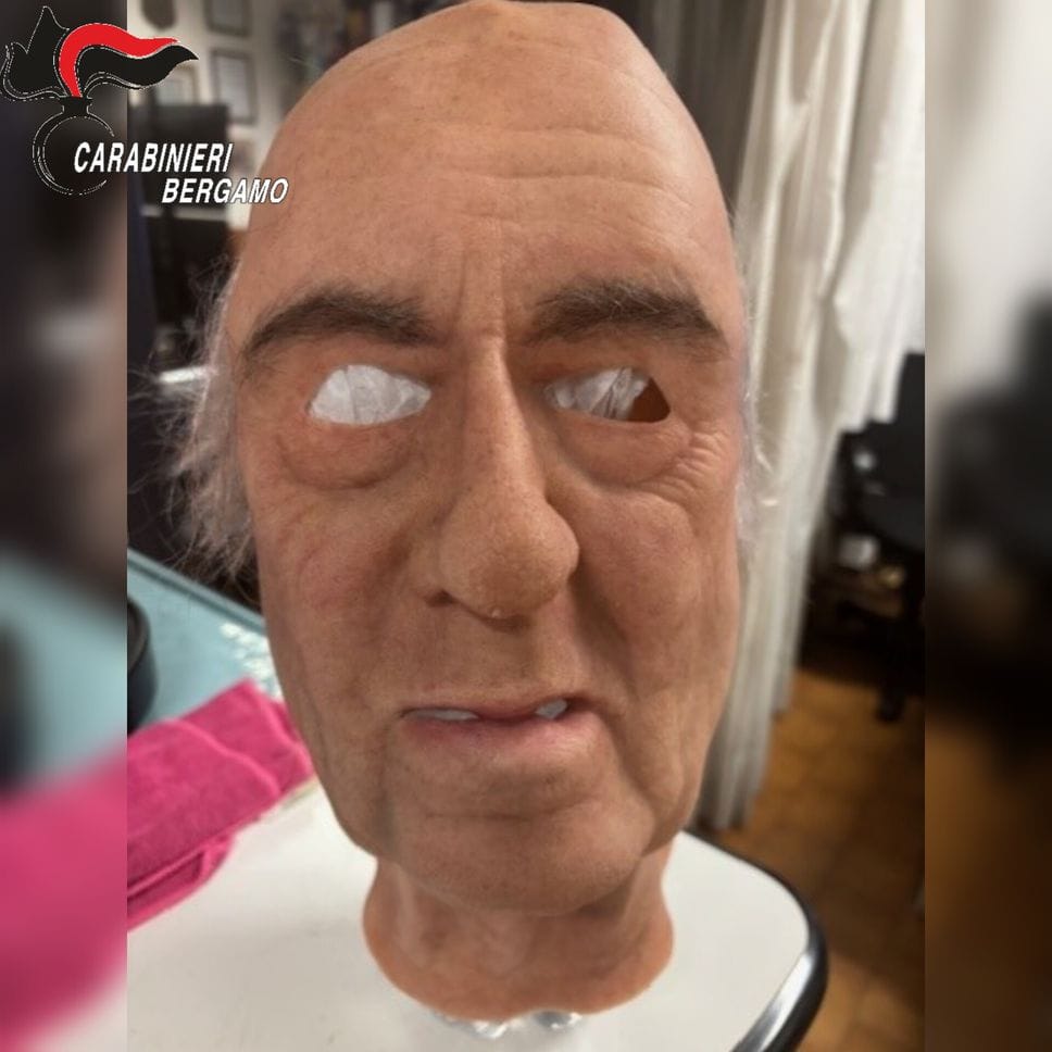 Una delle maschere usate nelle rapine