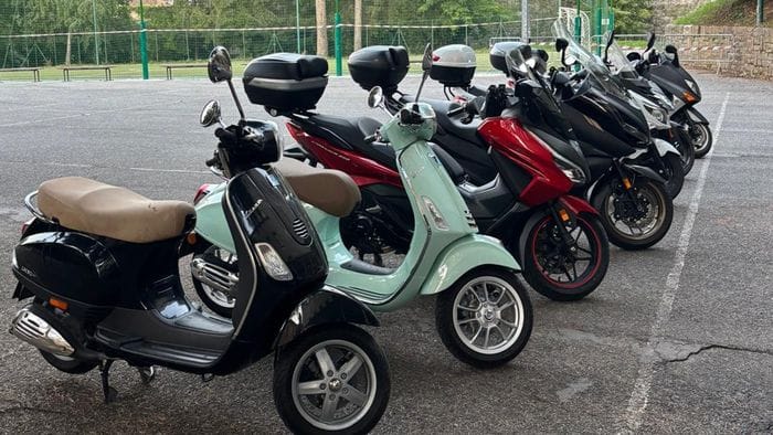 parcheggio serale al seminario test riuscito oltre mille motorini in sosta
