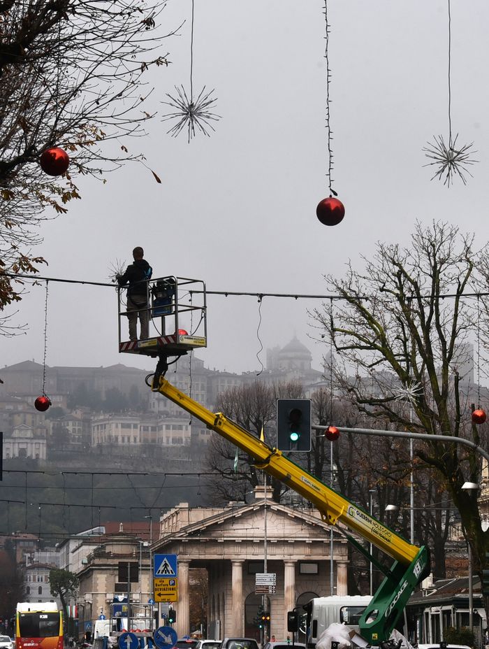 Lei luminarie in Viale Papa Giovanni XXIII a Bergamo