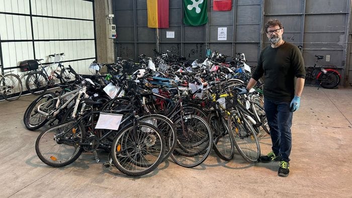 arriva lost il laboratorio che d224 nuova vita agli oggetti smarriti