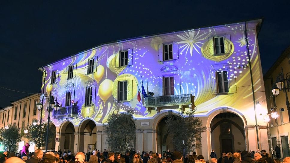 L’accensione delle luminarie nel 2024 a Treviglio
