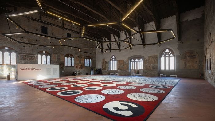 Silenzio e visione, a Palazzo della Ragione il tappeto di Matt Mullican   Video
