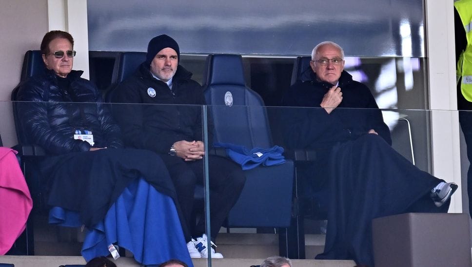 L’ad dell’Atalanta Luca Percassi  allo stadio fra il padre Antonio (presidente, a destra) e il co-chairman Stephen Pagliuca