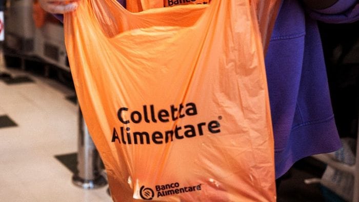 Acquista 500 chili di pasta e li dona alla «Colletta» Acquista 500 chili di pasta e li dona alla «Colletta»