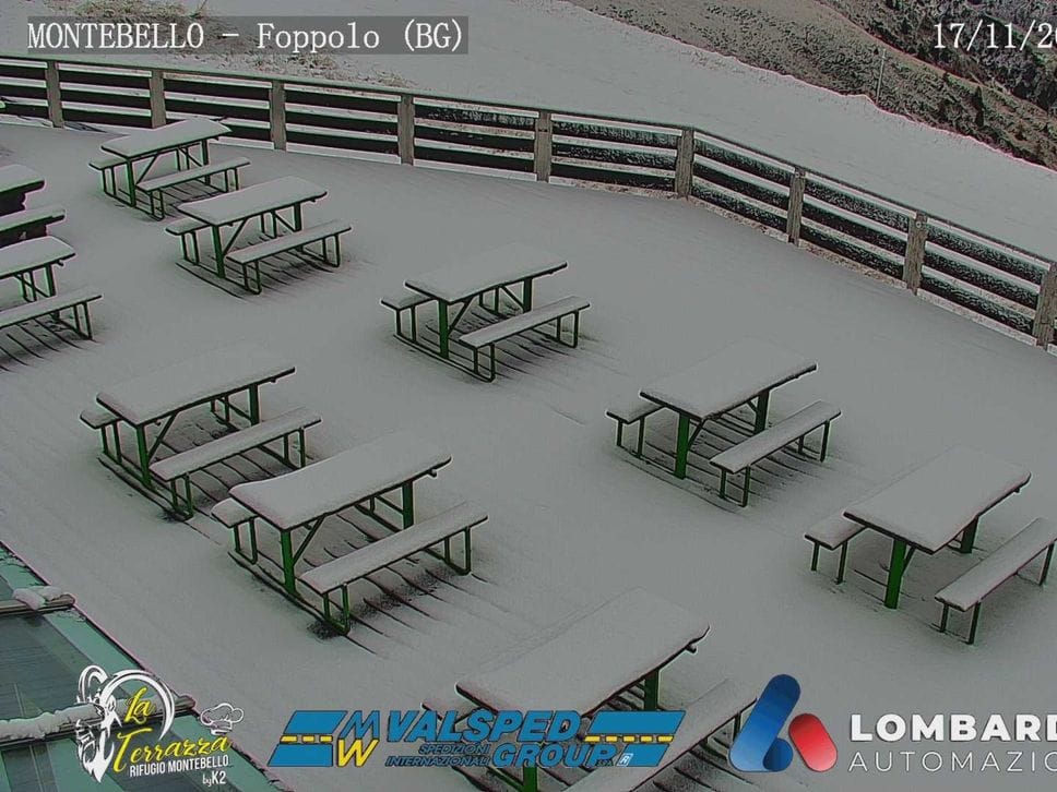 Le immagini della neve caduta a Foppolo al Montebello