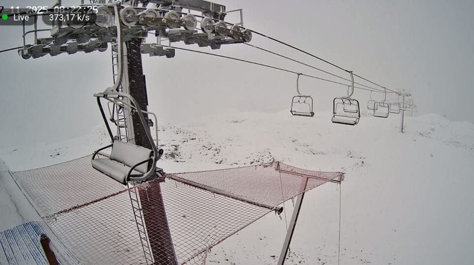 Un’impianto di sci a Colere: lunedì 17 novembre sopra i 2mila metri sono caduti 10 centimetri