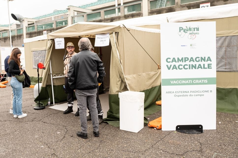 Lo stand per le vaccinazioni