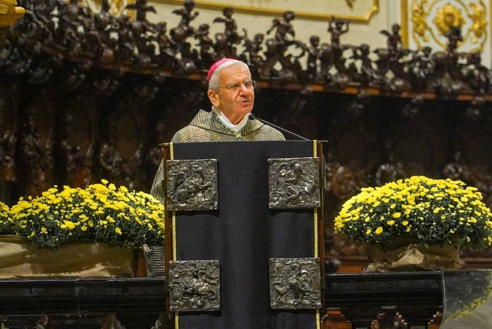 La Messa per i  defunti del Vescovo Beschi