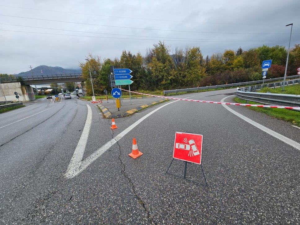 La strada è rimasta chiusa per diverse ore