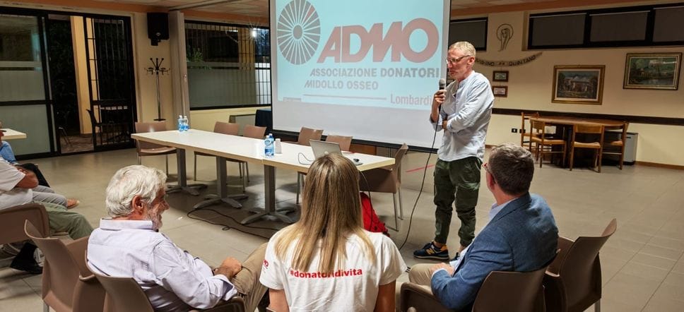 Stefano durante una serata Admo Stefano durante una serata Admo