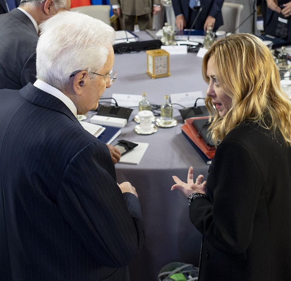 Il Presidente Mattarella e la premier Meloni al Consiglio supremo di difesa dei giorni scorsi