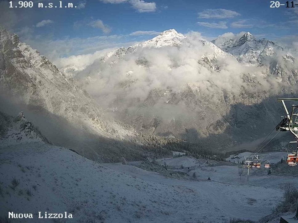 Vista dei tremila delle Orobie dalla webcam posizionata sulle piste di Lizzola