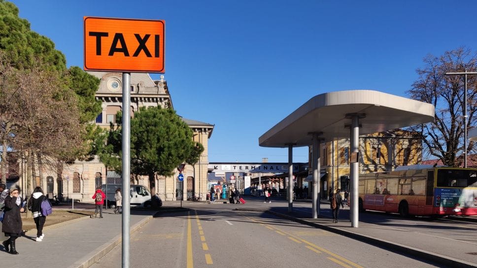 La Polizia locale ha intensificato i controlli sui taxi abusivi
