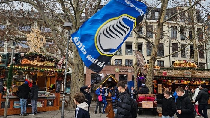 Francoforte si tinge di nerazzurro: arrivati i primi tifosi: allo stadio saranno 3.500 Foto e video Francoforte si tinge di nerazzurro: arrivati i primi tifosi: allo stadio saranno 3.500 Foto e video