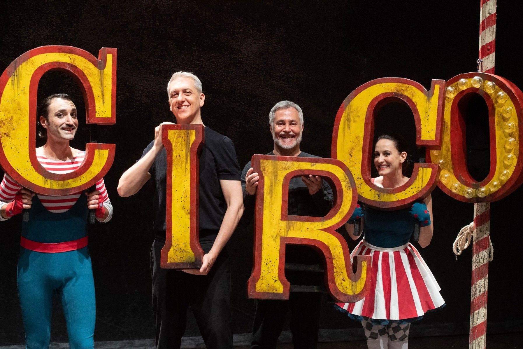 Il cast di Circo Paradiso
