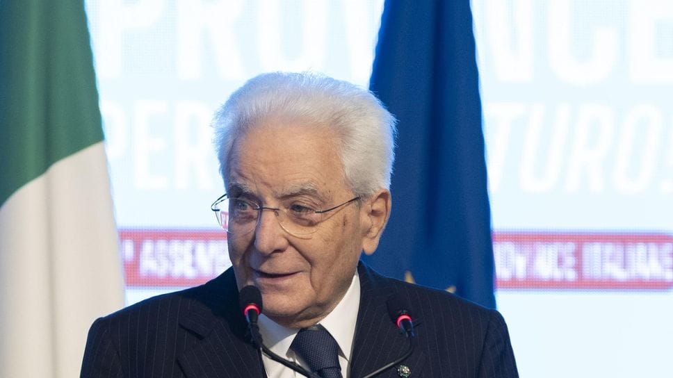 Il Presidente Mattarella. Il Capo dello Stato verifica che i poteri non esondino dai ruoli